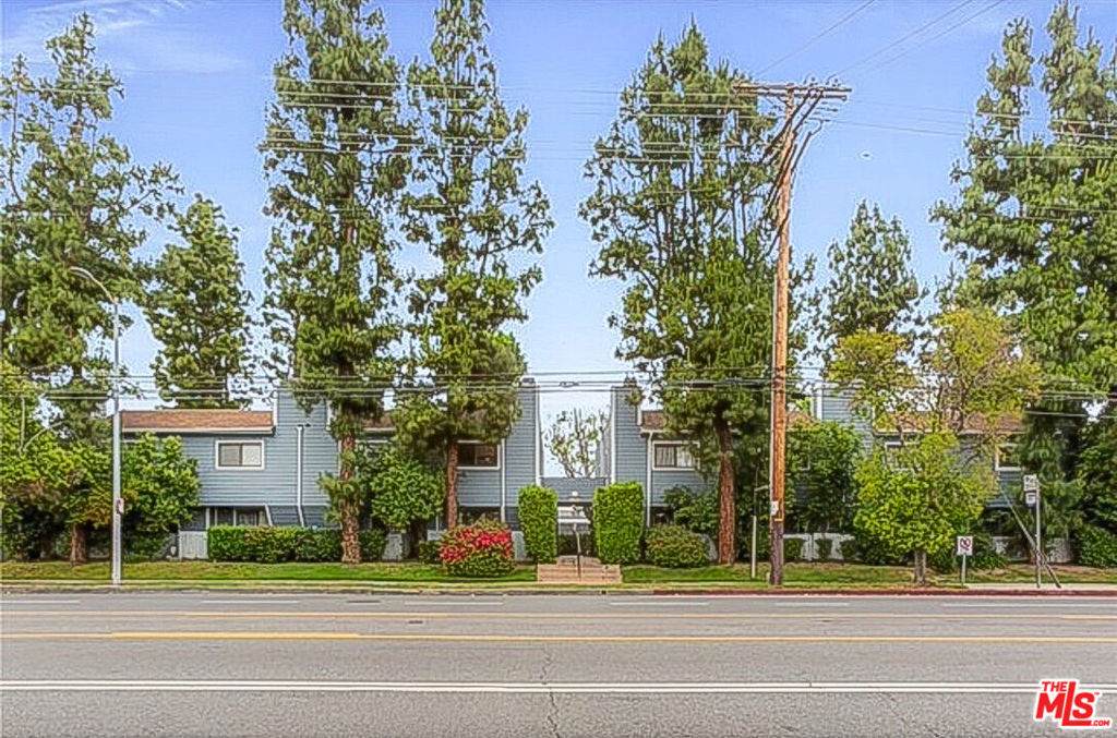 15113 Saticoy Street - Photo 1