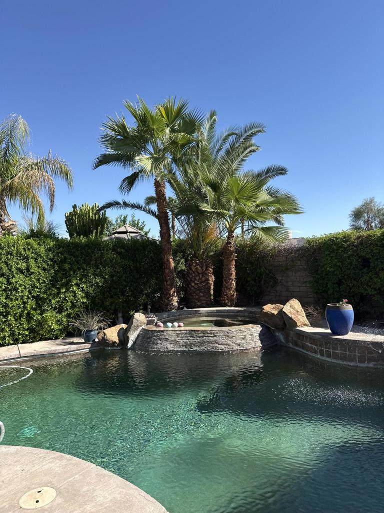 https://bt-photos.global.ssl.fastly.net/socal/orig_boomver_1_578191829-2.jpg