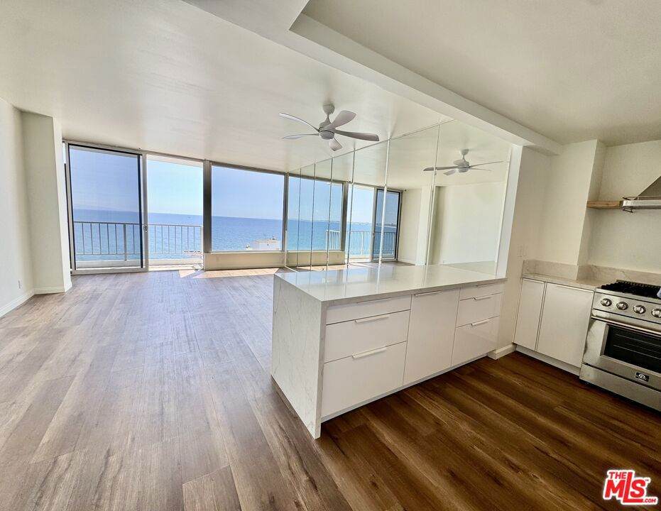 https://bt-photos.global.ssl.fastly.net/socal/orig_boomver_2_578887661-2.jpg