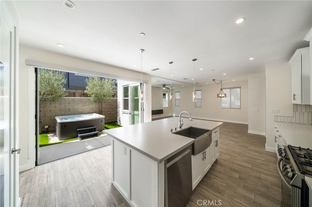 2573 Elden Ave - Photo 1