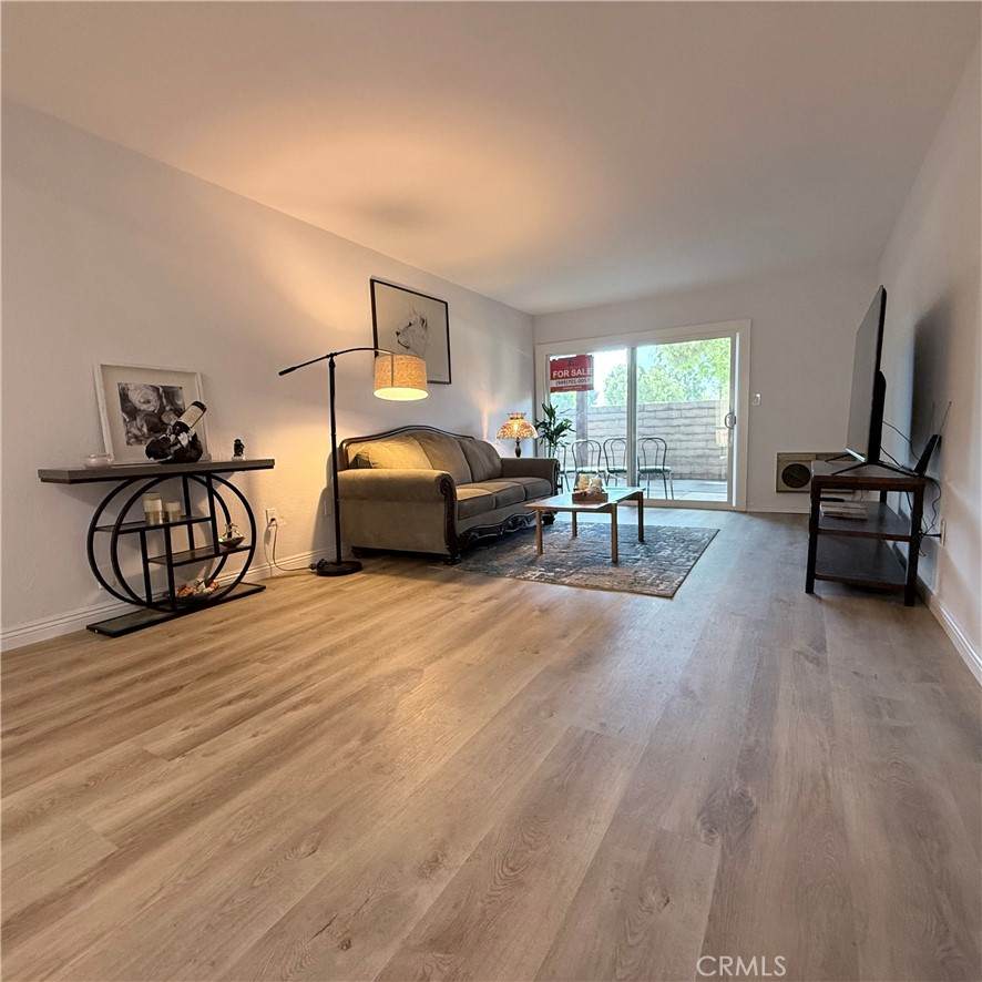 1000 W Macarthur - Photo 1