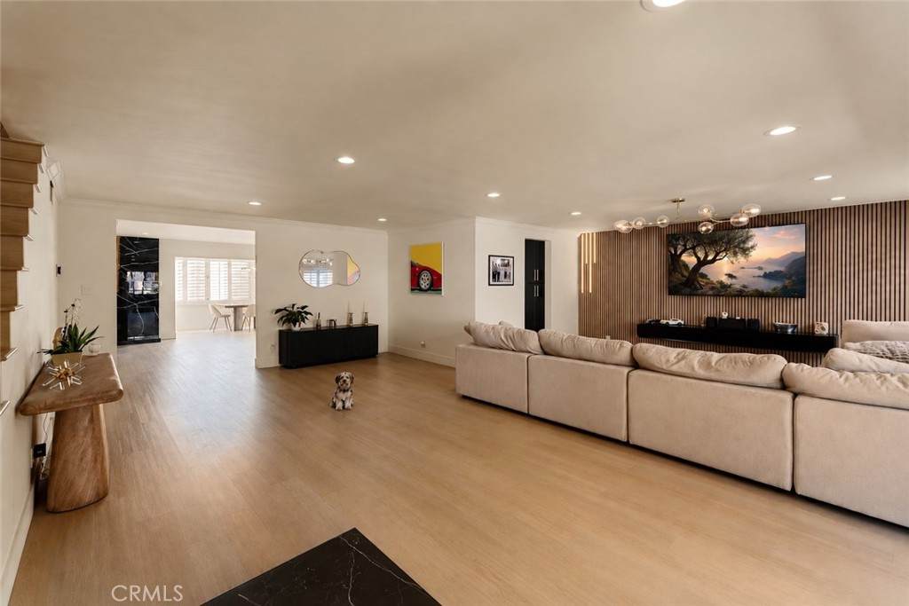5315 Yarmouth Avenue - Photo 1