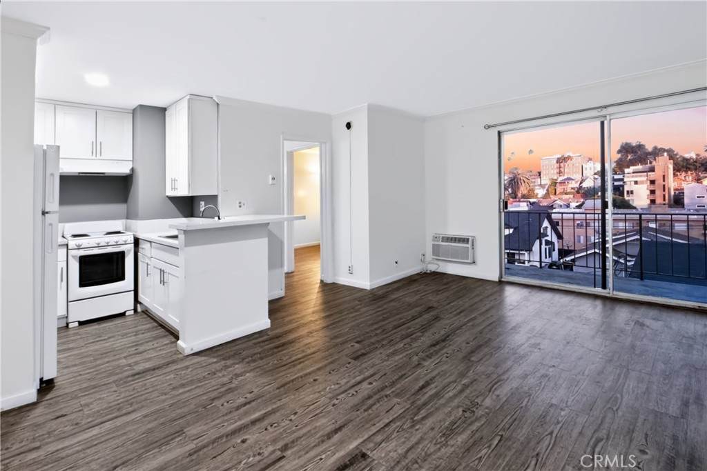 256 La Fayette Park - Photo 1
