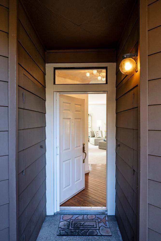 1139 Shoreline Drive - Photo 1