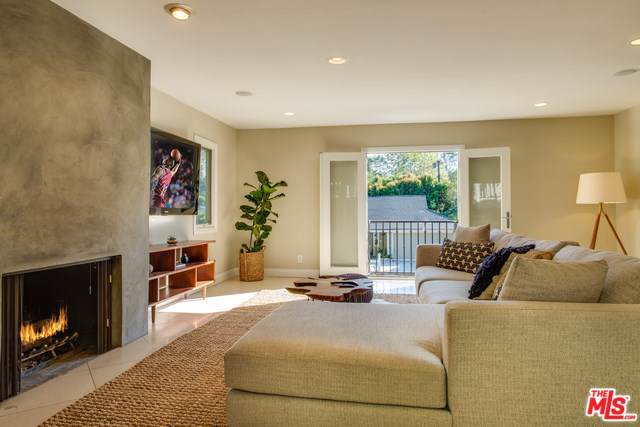 560 Kenter Avenue - Photo 1