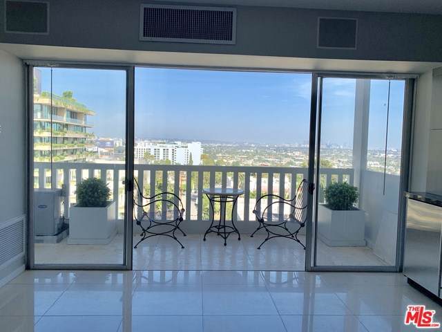 999 Doheny Drive - Photo 1