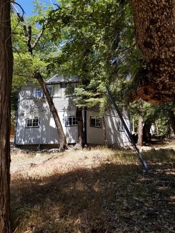 21929 Crestline Rd - Photo 1