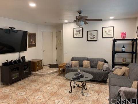 11150 Glenoaks Boulevard - Photo 1