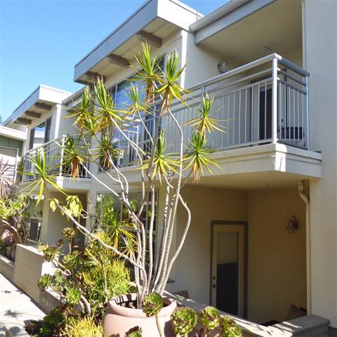 687 Coast Highway 101 - Photo 1