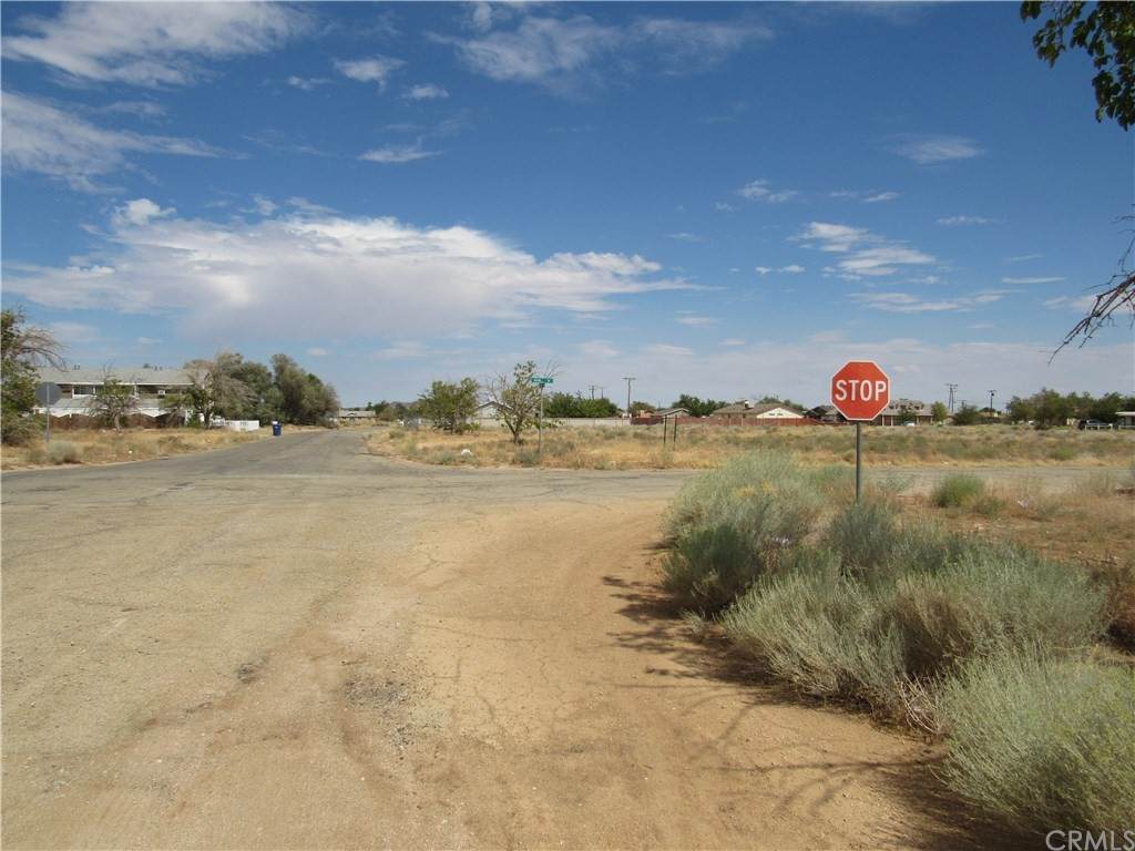 0 203-084-12-01-5 Catalpa Avenue - Photo 1
