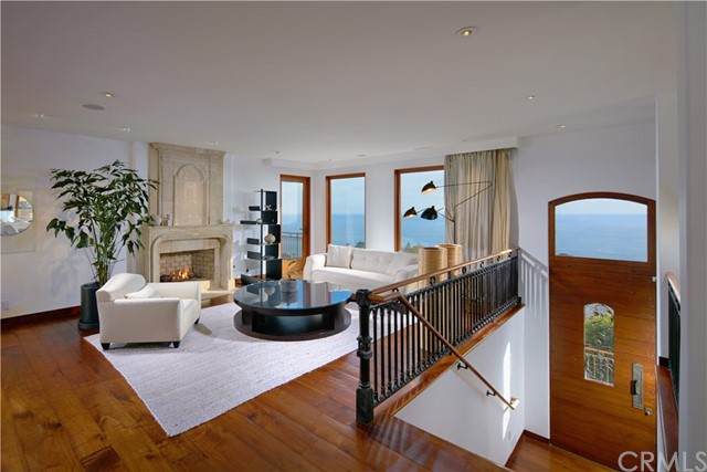455 Panorama Drive - Photo 1
