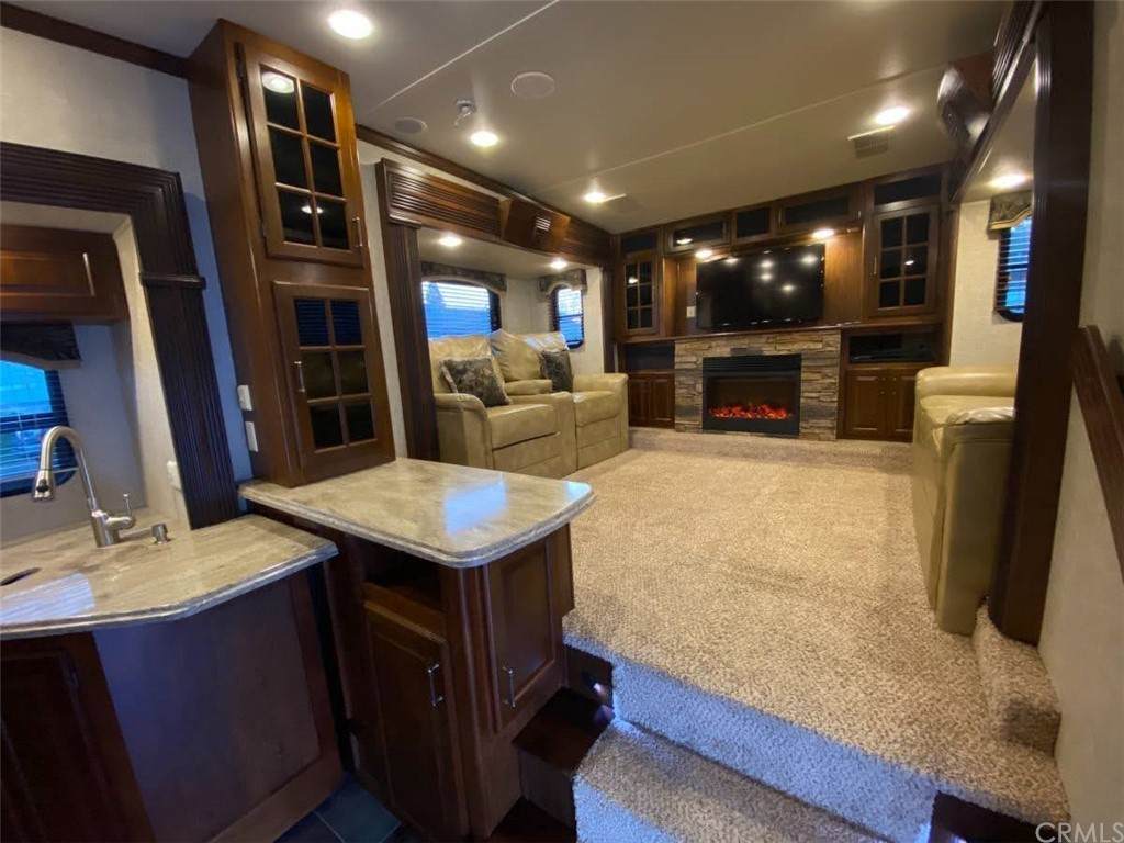 25 Carter - Photo 1