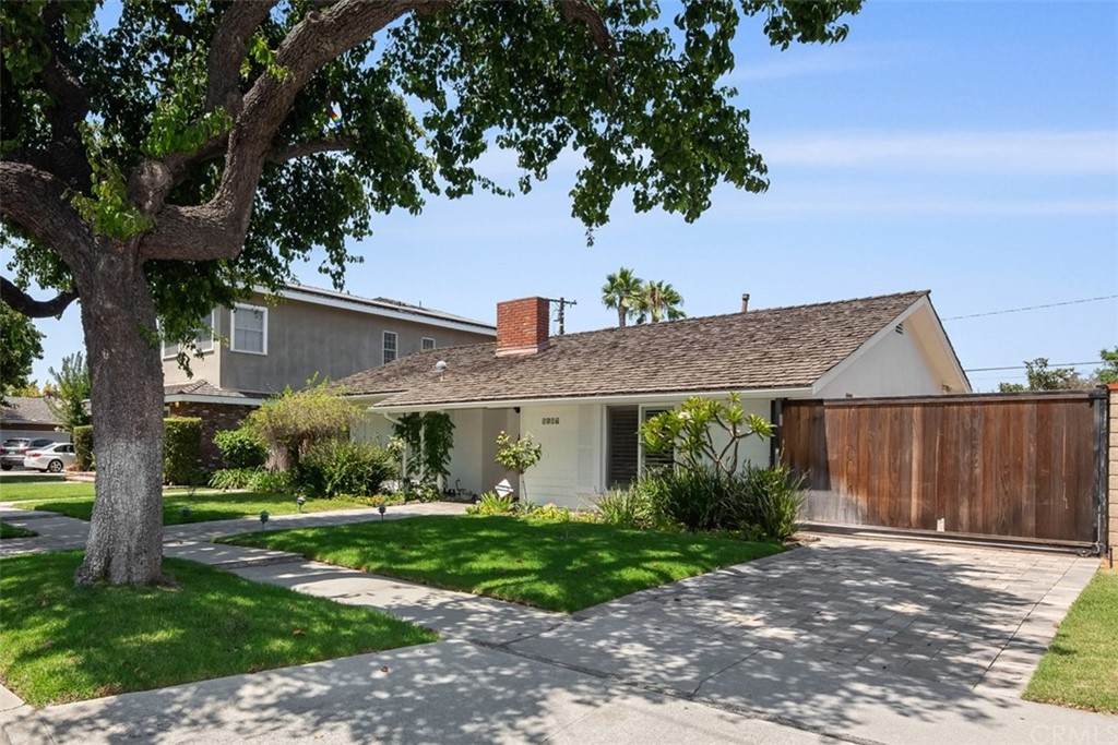 5137 Vista Hermosa Street - Photo 1