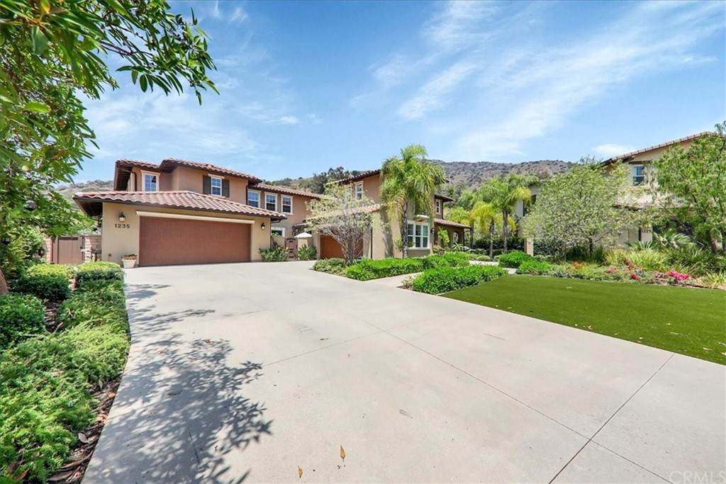 1235 Iris Lane - Photo 1