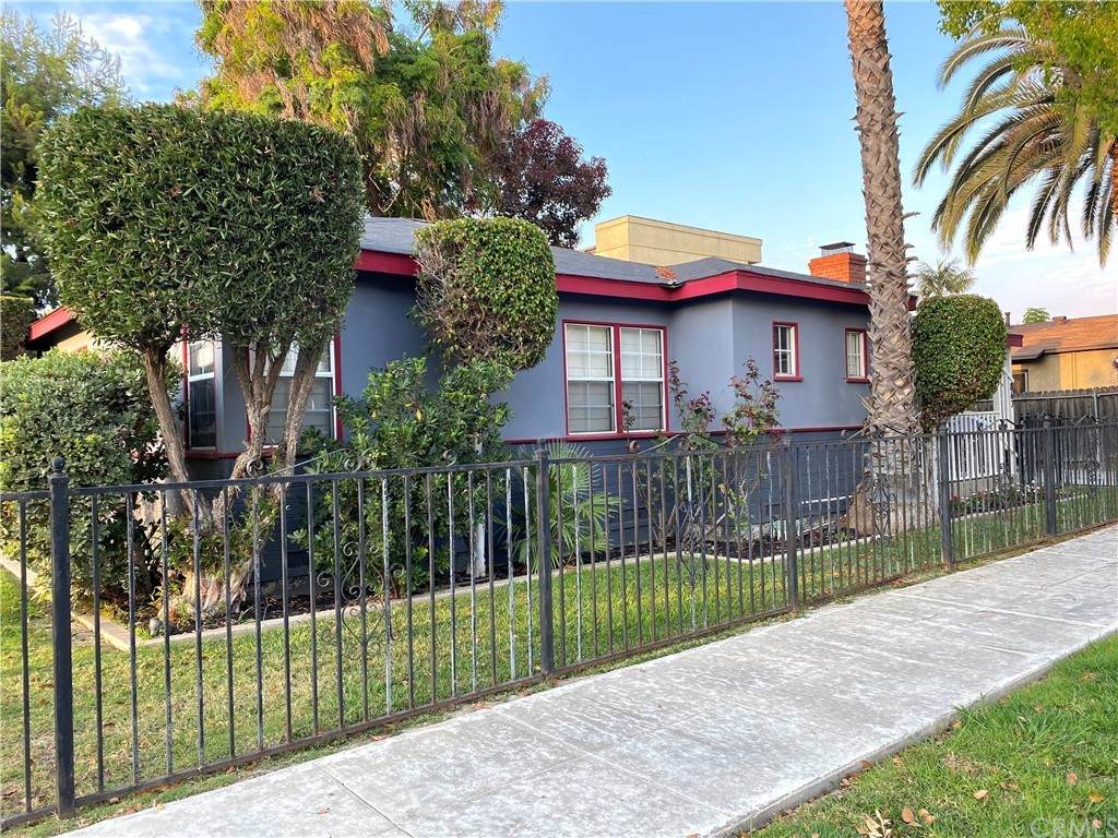 867 19th Street - Photo 1