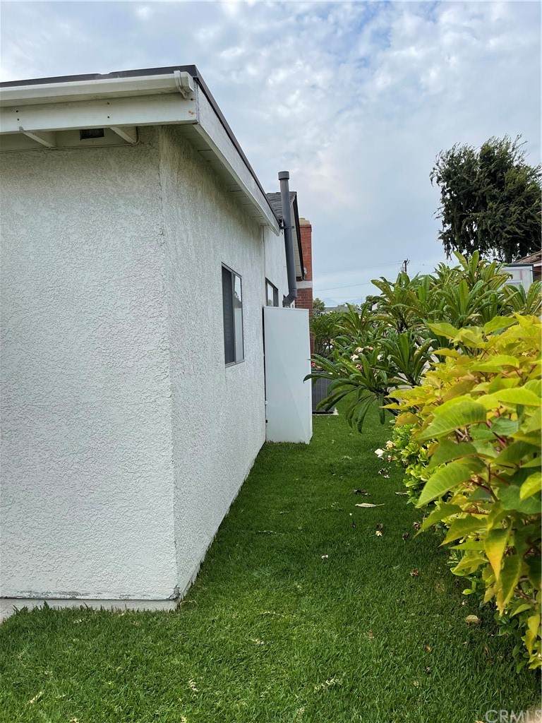 6654 Southside Drive - Photo 1