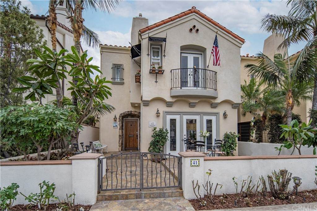 41 Santa Ana Avenue - Photo 1
