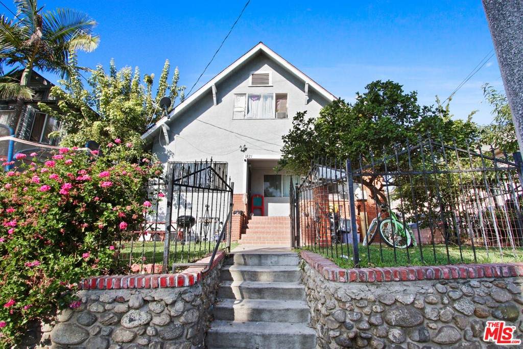 1819 Normandie Avenue - Photo 1
