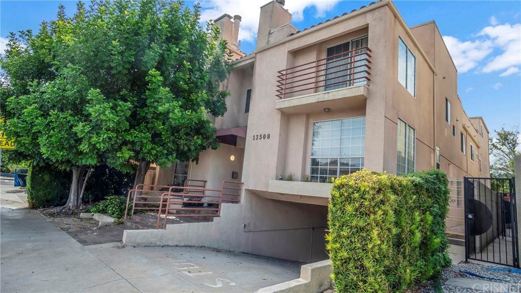 13508 Moorpark Street - Photo 1