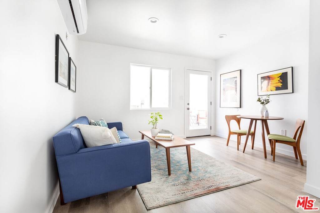 1733 New England Street - Photo 1