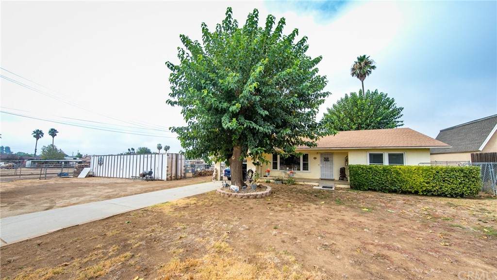 11285 Cherry Avenue - Photo 1