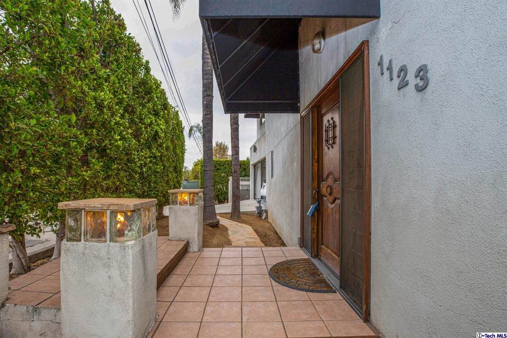 1123 Cresthaven Drive - Photo 1