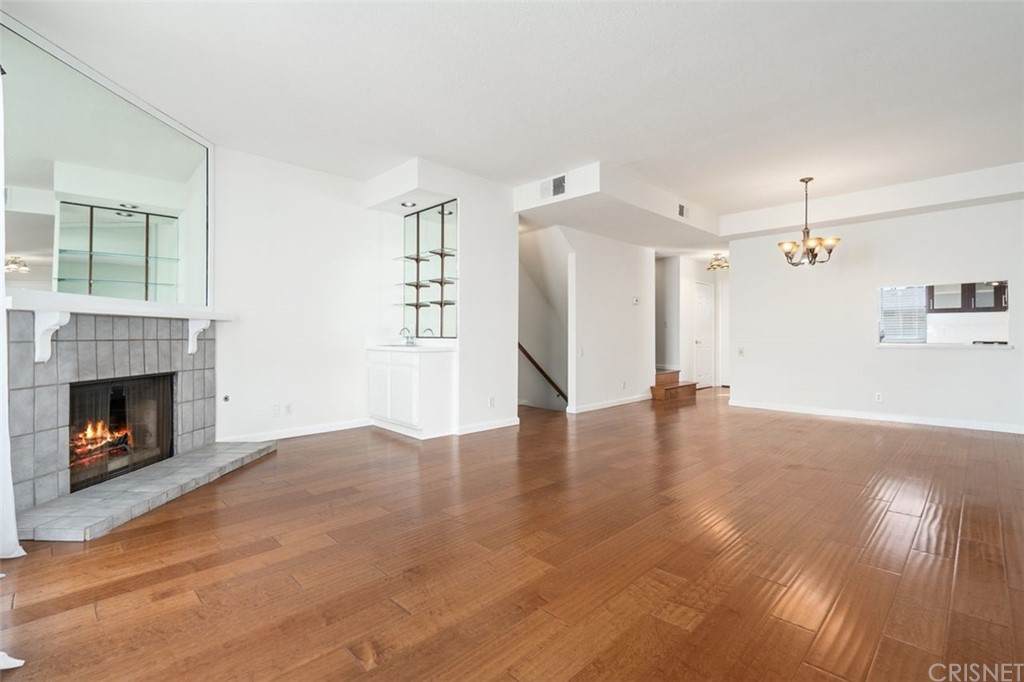 5324 Kester Avenue - Photo 1