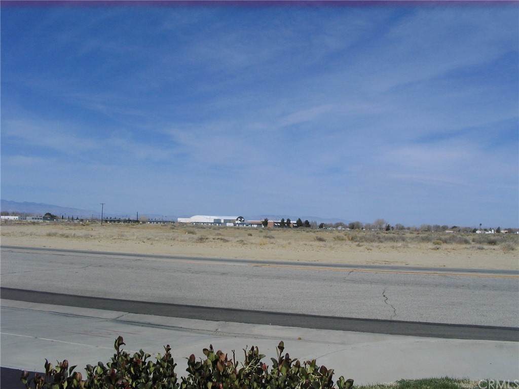 0 Vac/Ave F4/Vic 4 Stw - Photo 1