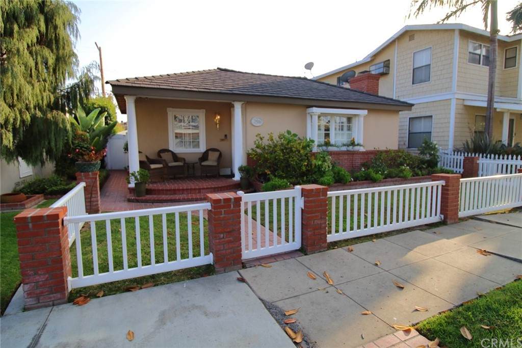 296 Covina Avenue - Photo 1