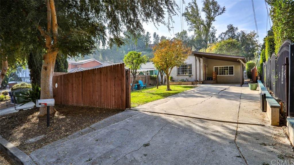 3841 Oak Hill Avenue - Photo 1