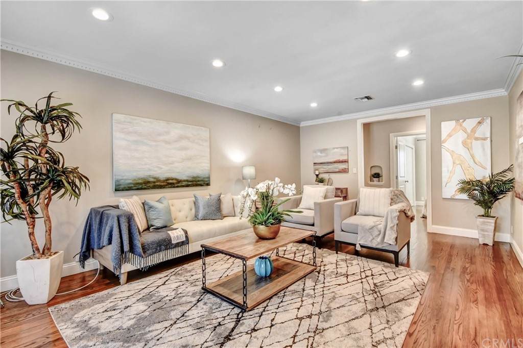749 Lincoln Street - Photo 1