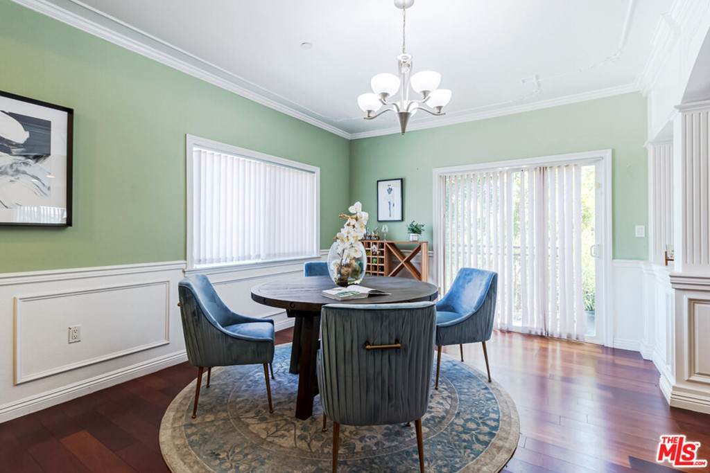 1198 Crenshaw Boulevard - Photo 1