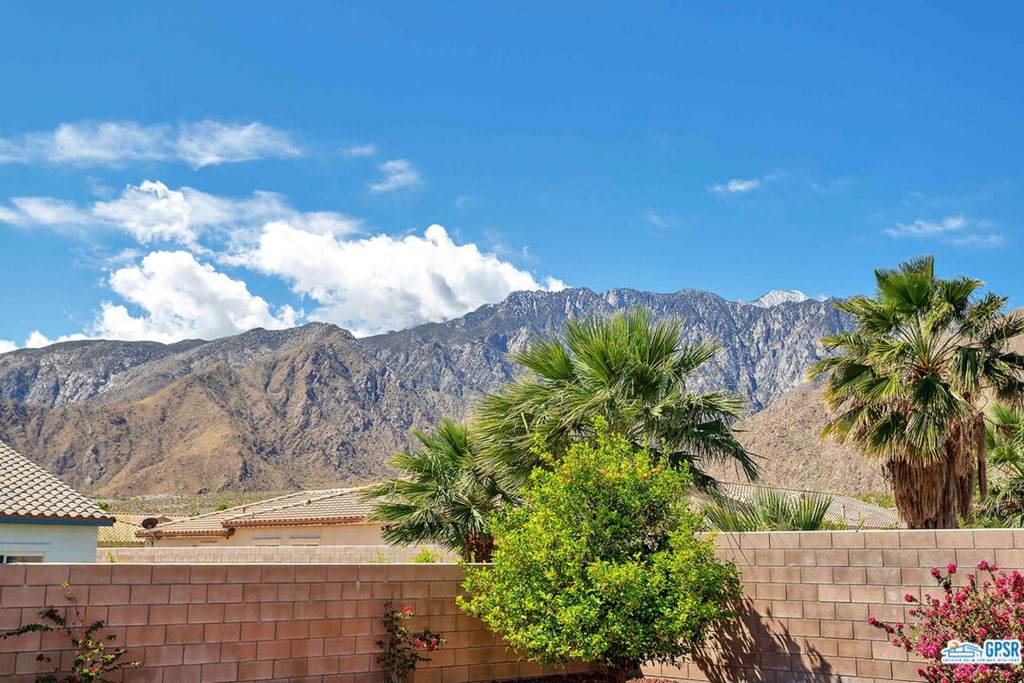 837 Summit Drive - Photo 1