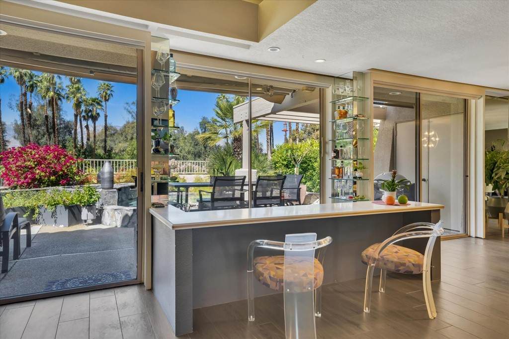 33 Kavenish Drive - Photo 1