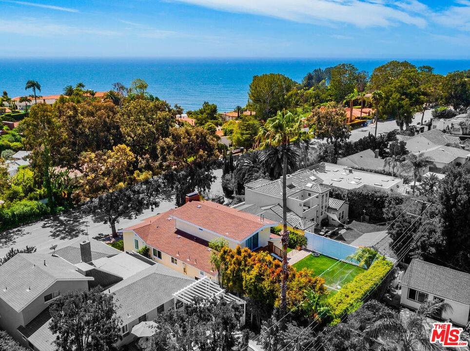 16843 Sunset Boulevard - Photo 1