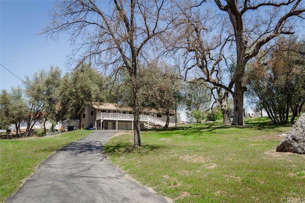 45453 Oakview Drive - Photo 1