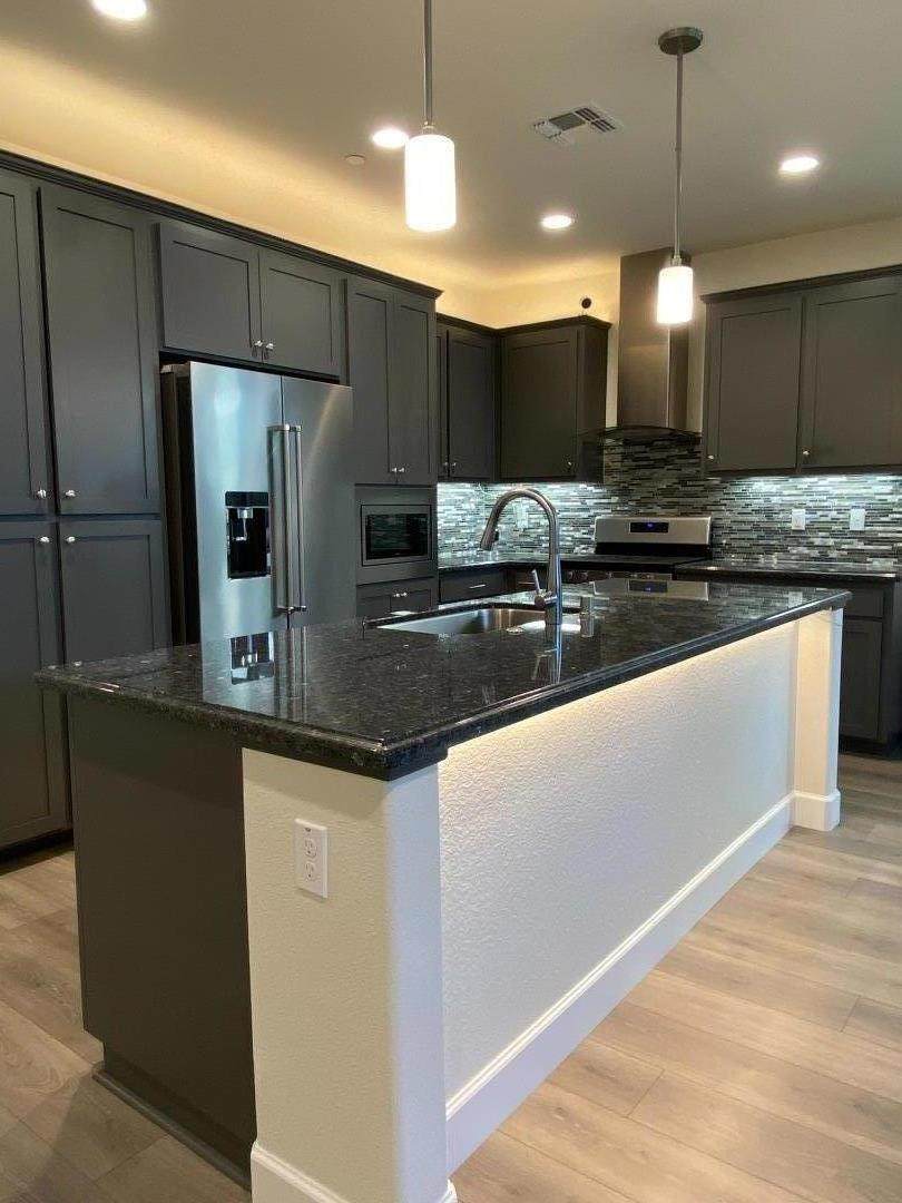869 Walsh Street - Photo 1