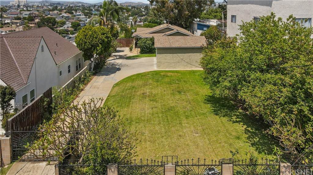 2813 6th Street - Photo 1