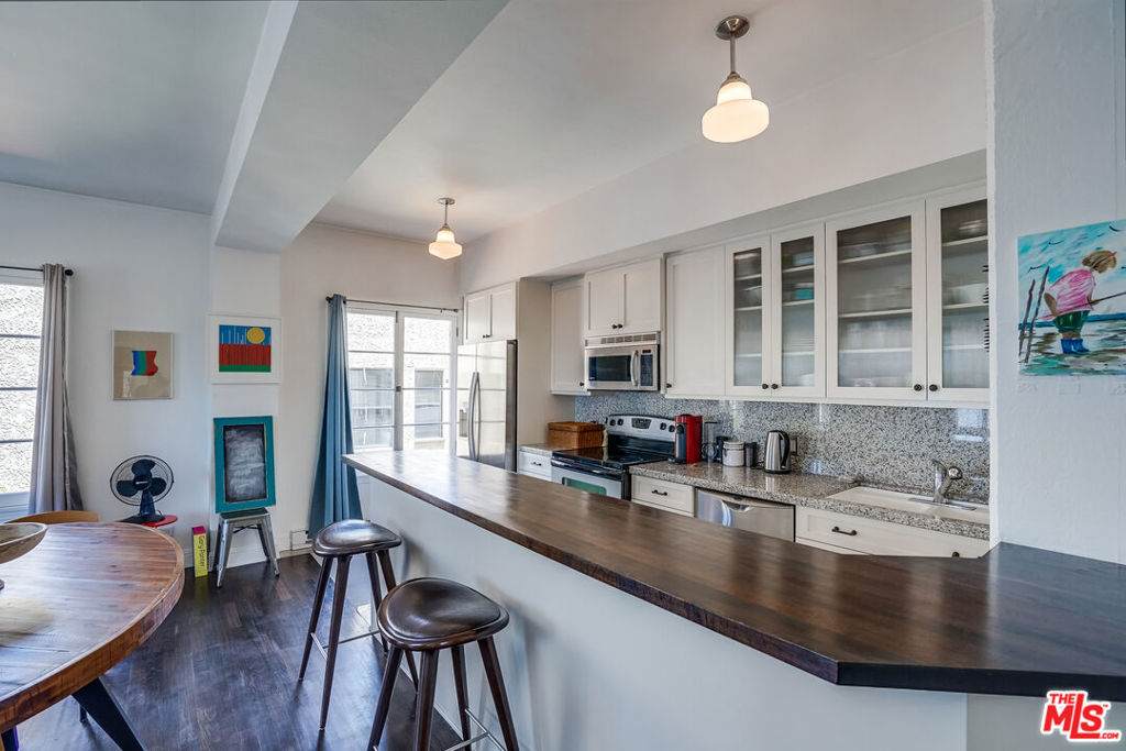 109 Sycamore Avenue - Photo 1