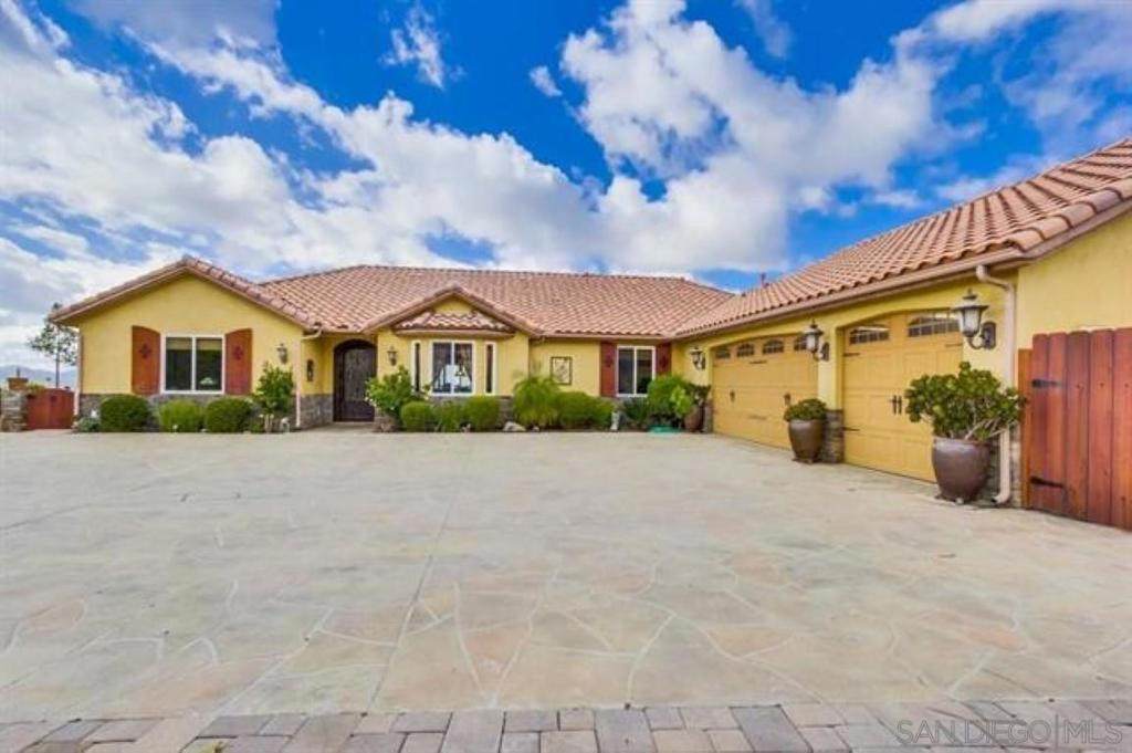 1370 Ramona View Ct - Photo 1