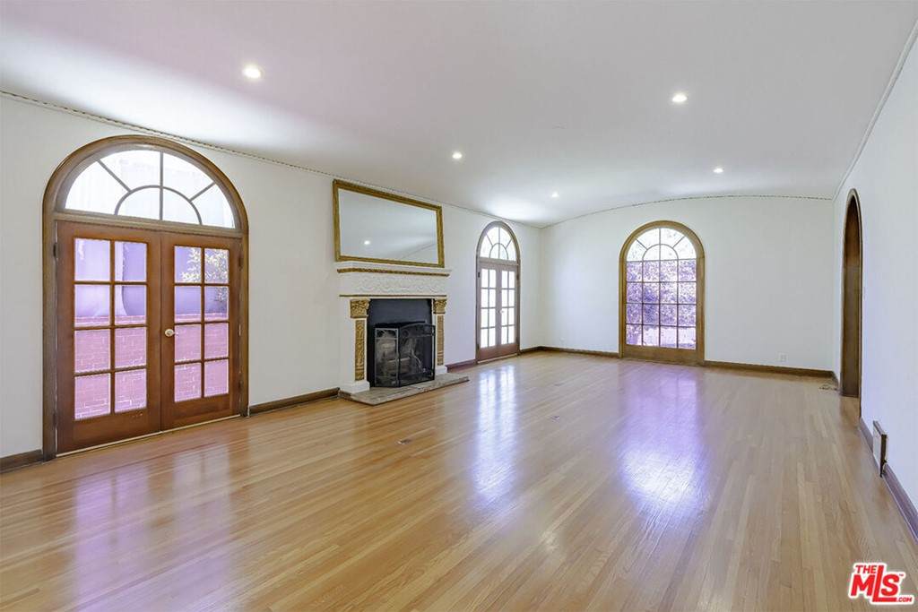 1232 Westchester Place - Photo 1