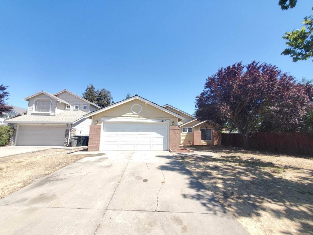 5237 Jacinto Avenue - Photo 1