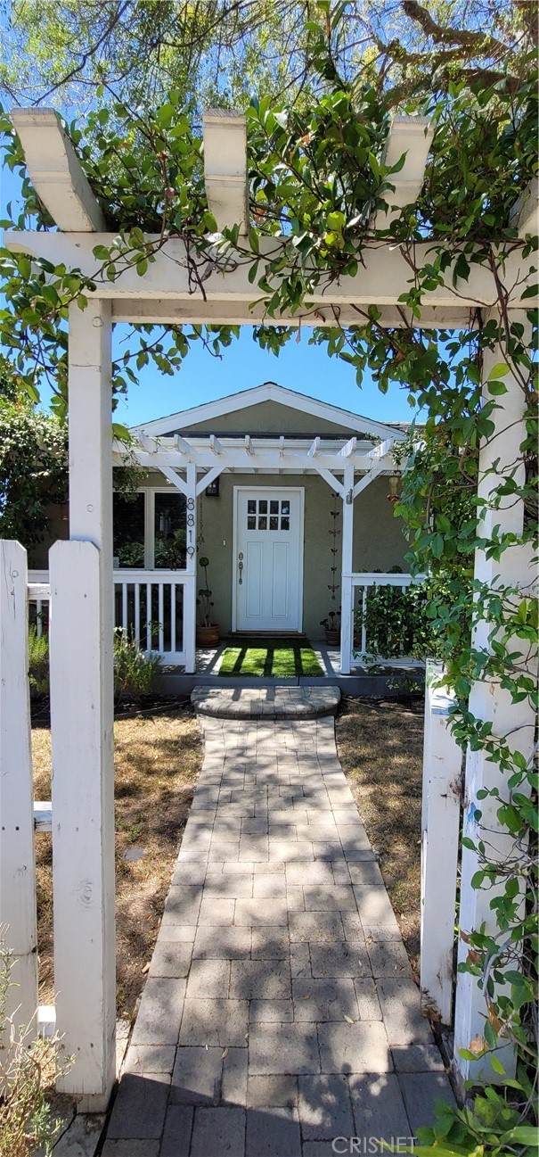 8819 Canterbury Avenue - Photo 1