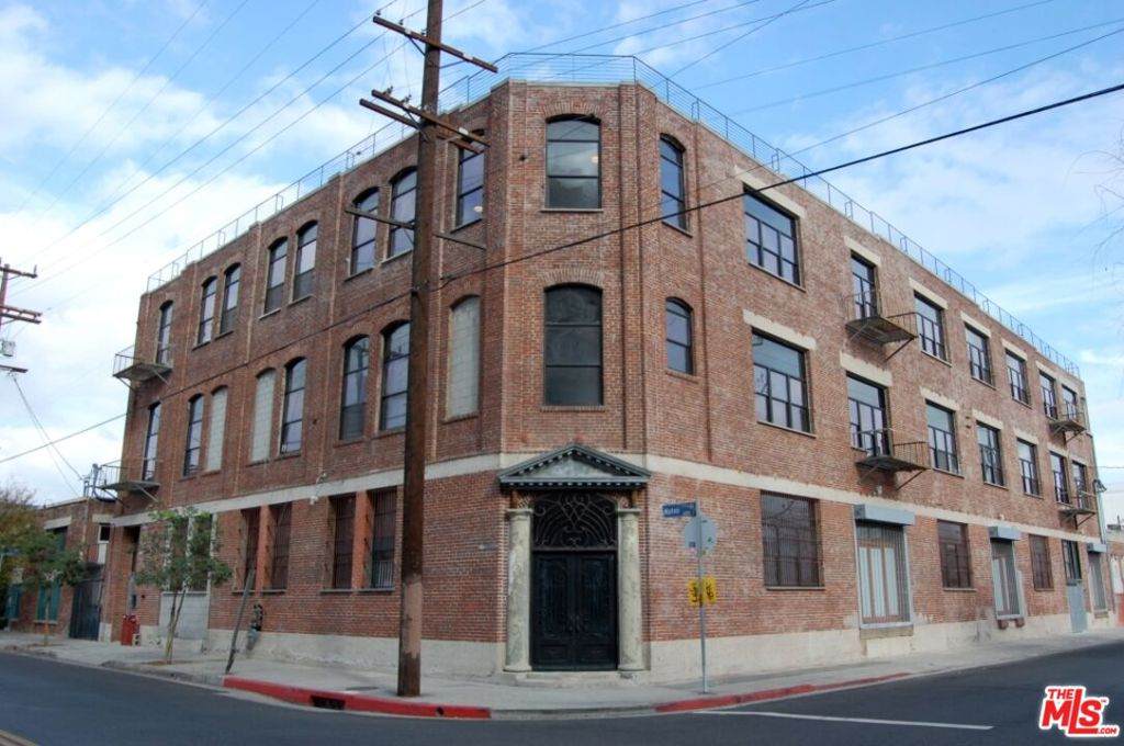 652 Mateo Street - Photo 1