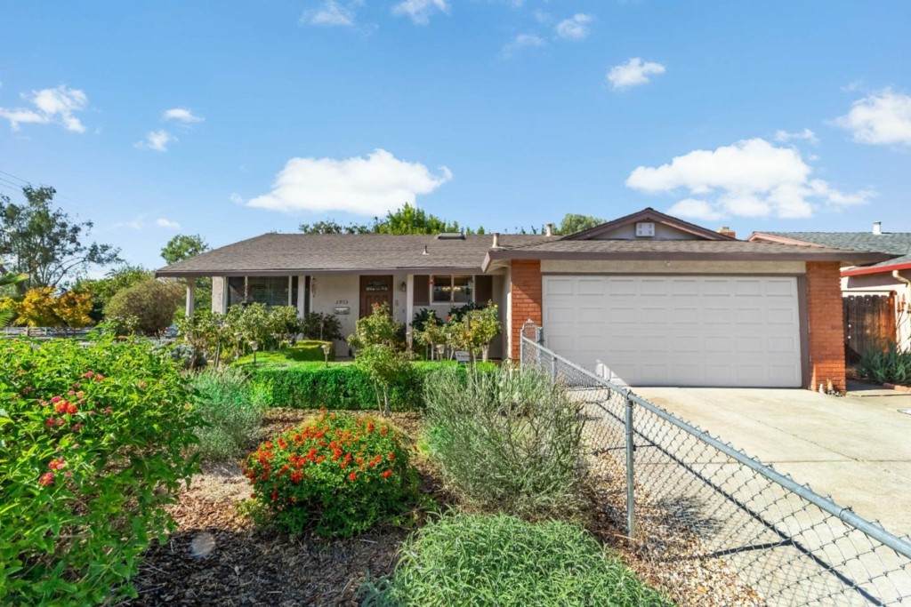 2903 Remington Way - Photo 1