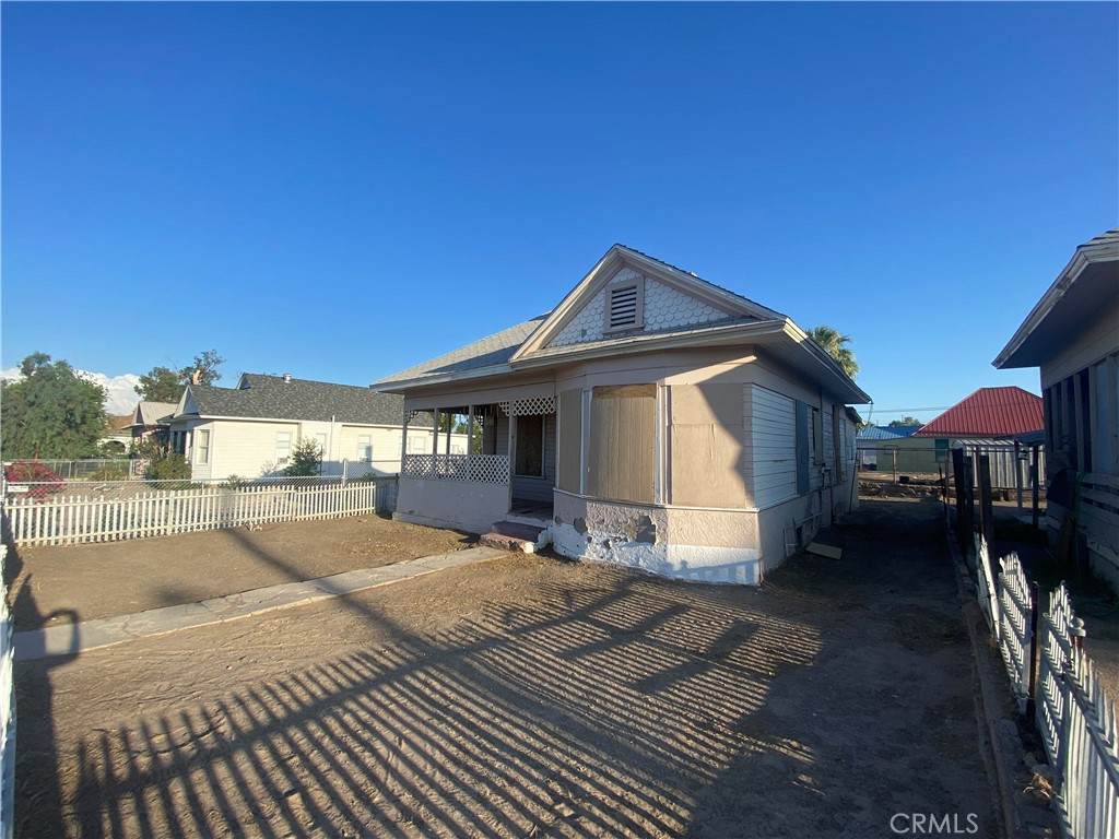 419 Acoma Street - Photo 1
