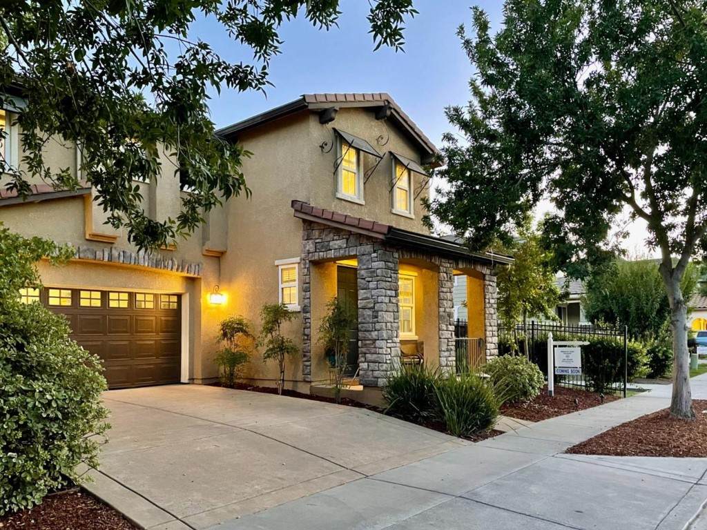 2532 Allen Circle - Photo 1