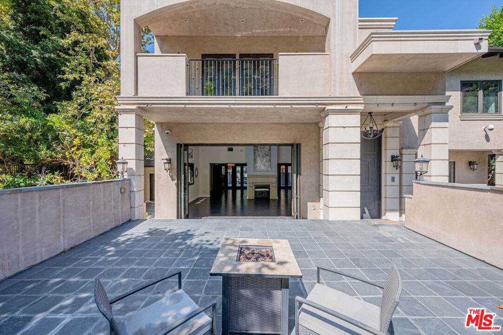 1600 Benedict Canyon Drive - Photo 1