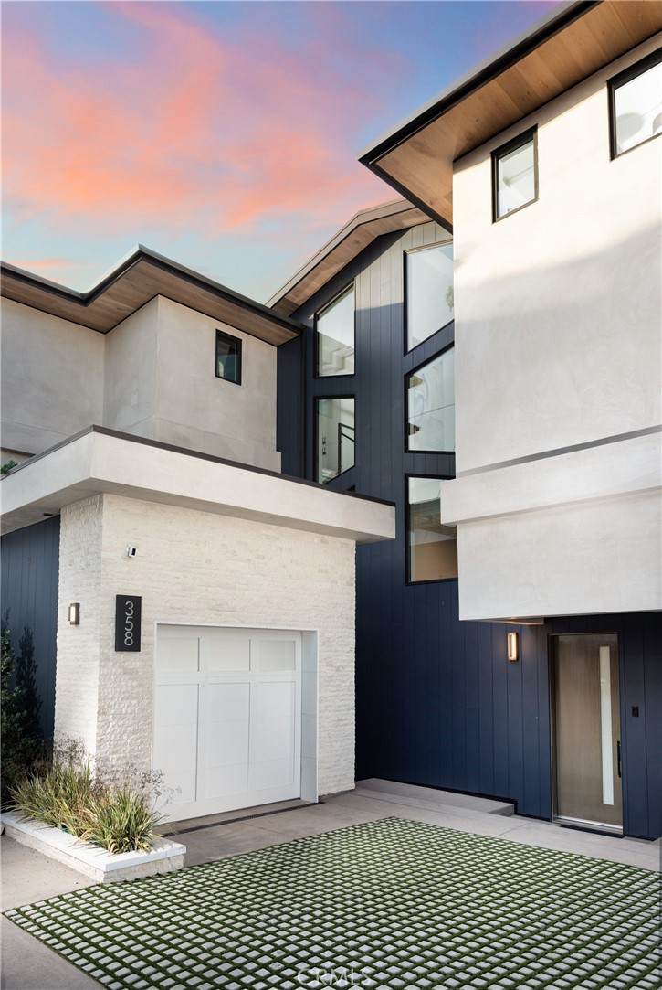 356 Dahlia Place - Photo 1