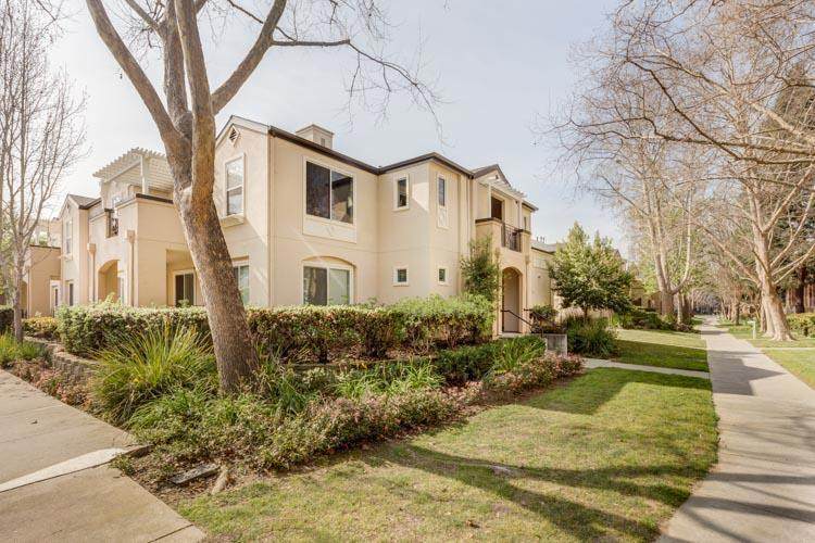 709 Applause Place - Photo 1